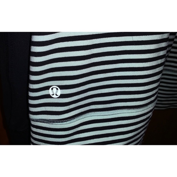 Lululemon Size 10 Zip Up - Picture 3 of 5